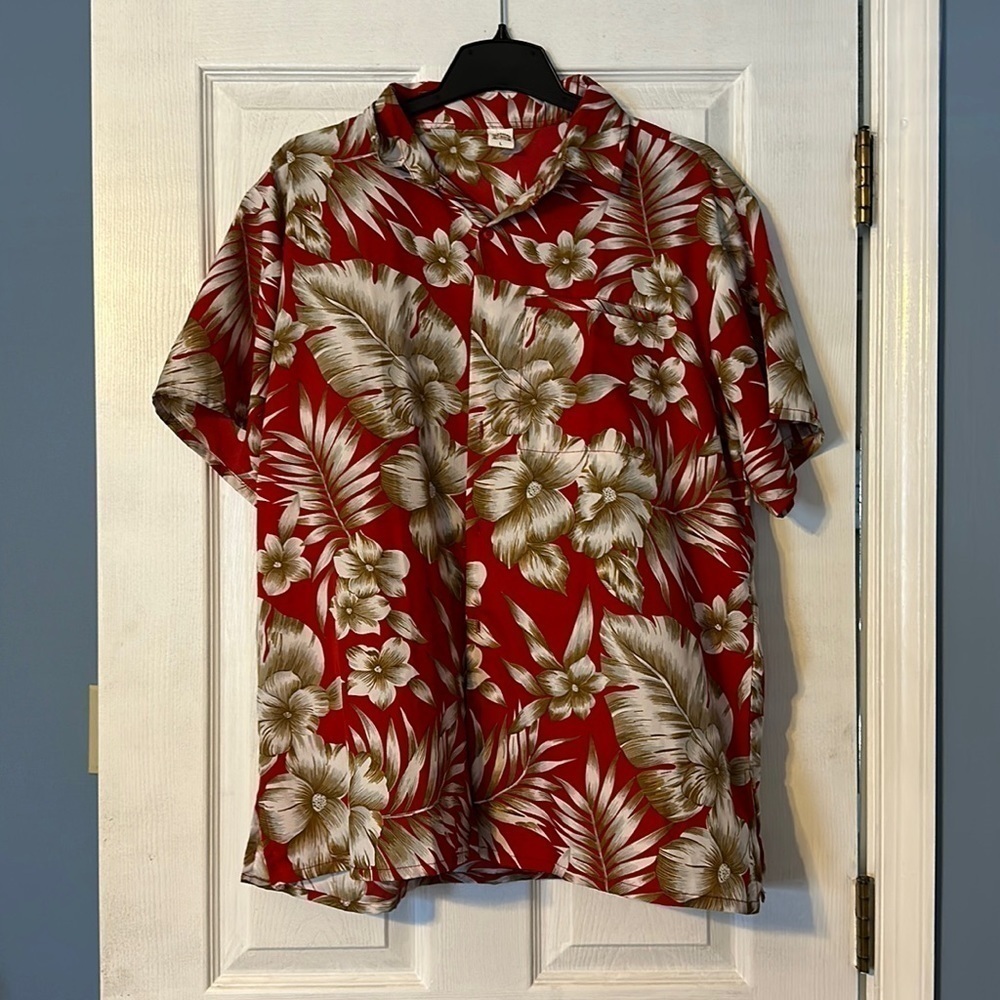 MENS short sleeve Hawaiian shirt button down; size large
